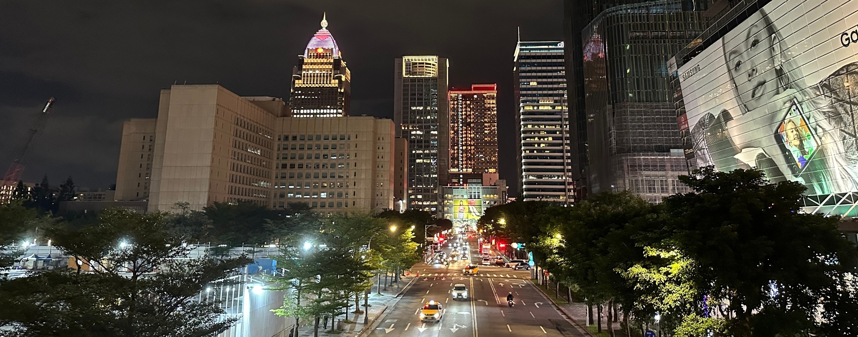 不夜城中對暗空的呼喚｜街訪走讀城市照明設計